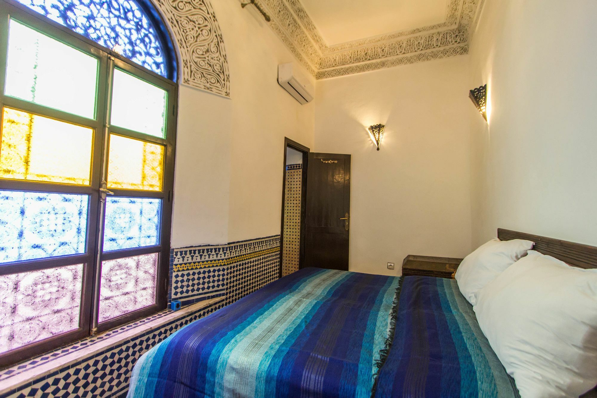 Riad Taha فاس المظهر الخارجي الصورة
