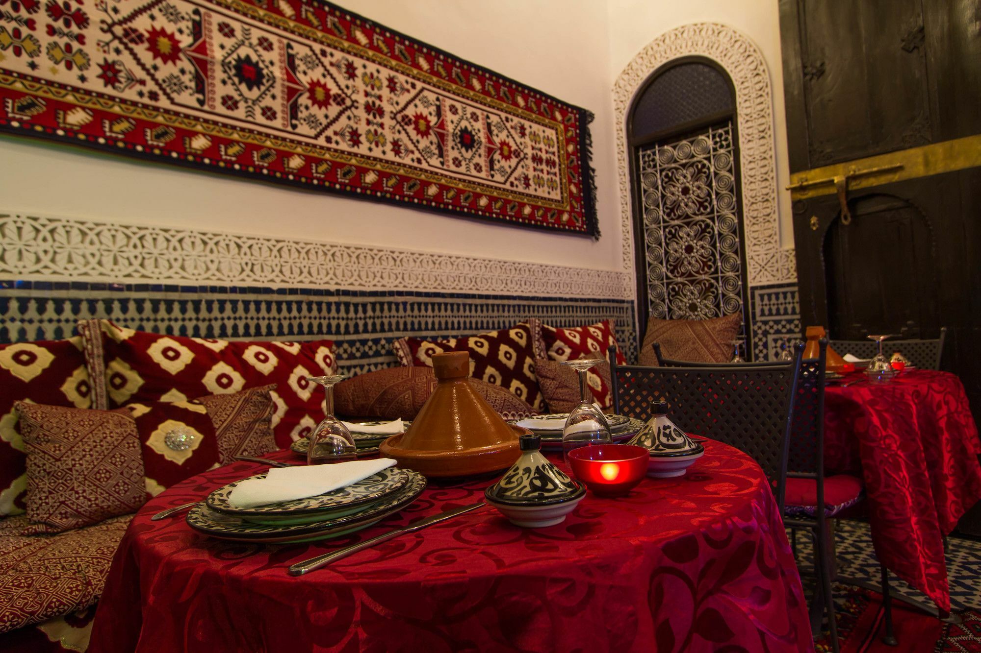 Riad Taha فاس المظهر الخارجي الصورة